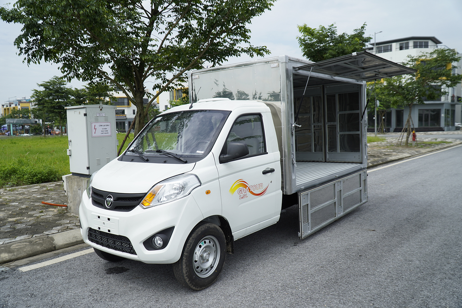 Foton Gratour đơn thùng kín cánh dơi