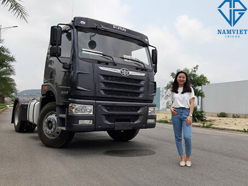 Xe đầu kéo FAW - 1 cầu